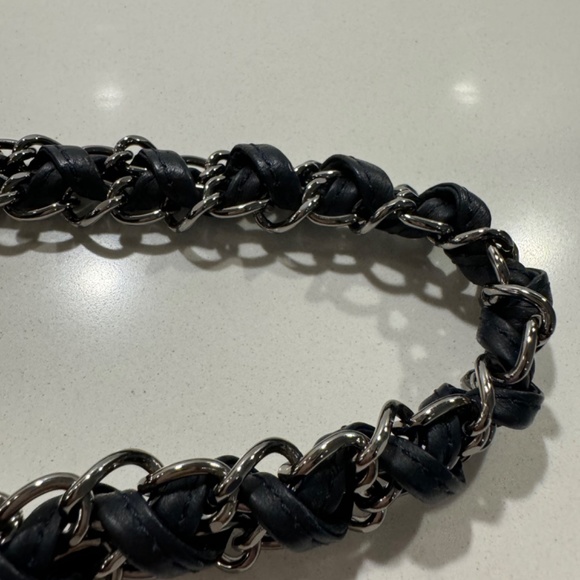 Vintage CHANEL Leather Luxe Ligne accordion flap bag - Picture 16 of 17